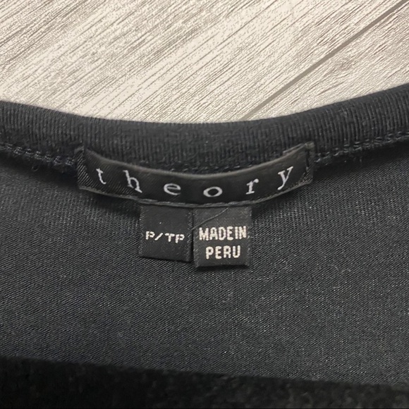 Theory | Black Tiered Swing Tee Shirt Smal Petite - Picture 2 of 4